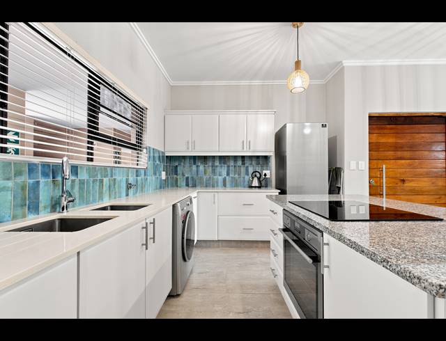 3 BEDROOM APARTMENT FOR SALE IN PALM LAKES ESTATE